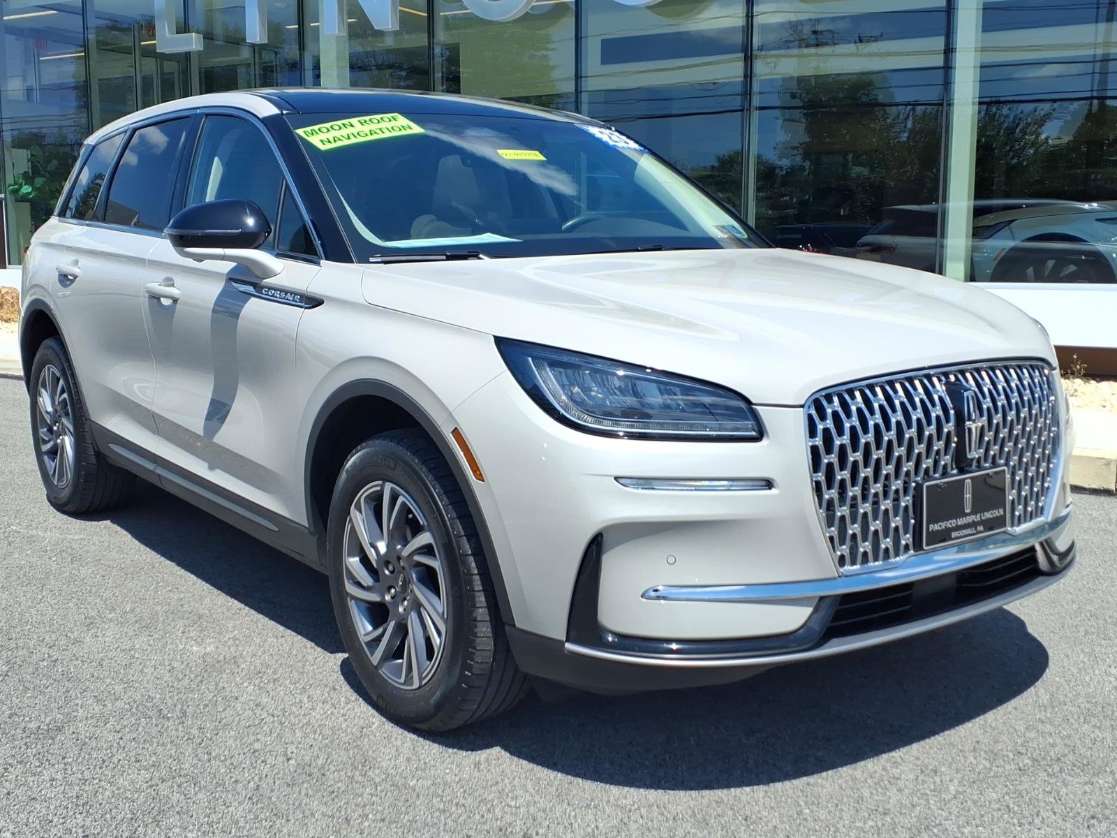 Certified 2023 Lincoln Corsair AWD w/ Equipment Group 101A image 1