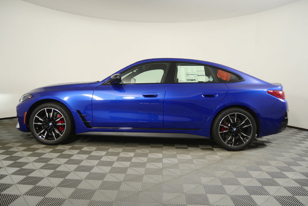 Used 2026 BMW M440i w/ Premium Package RWD image 3