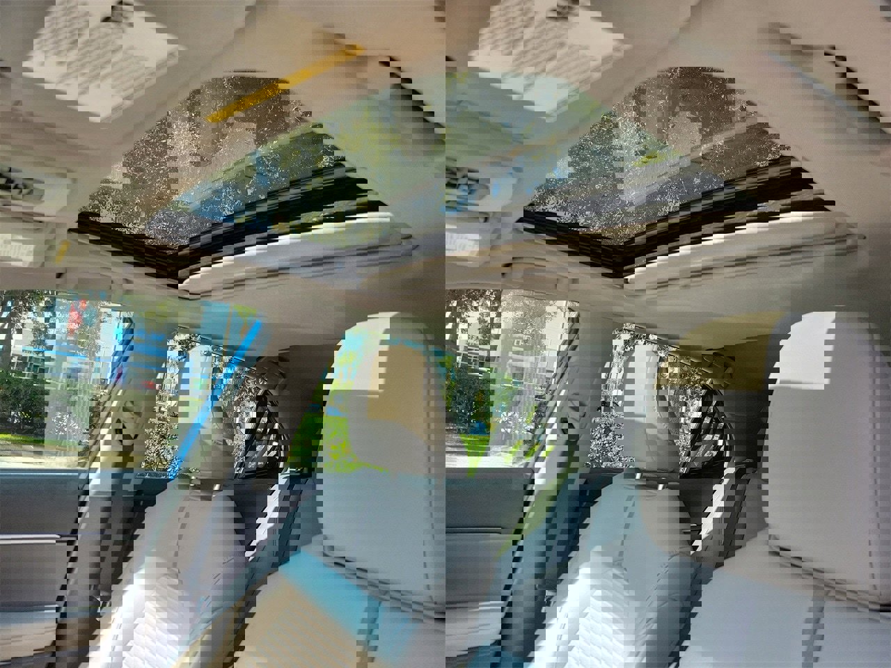 Used 2019 Toyota Camry SE image 19