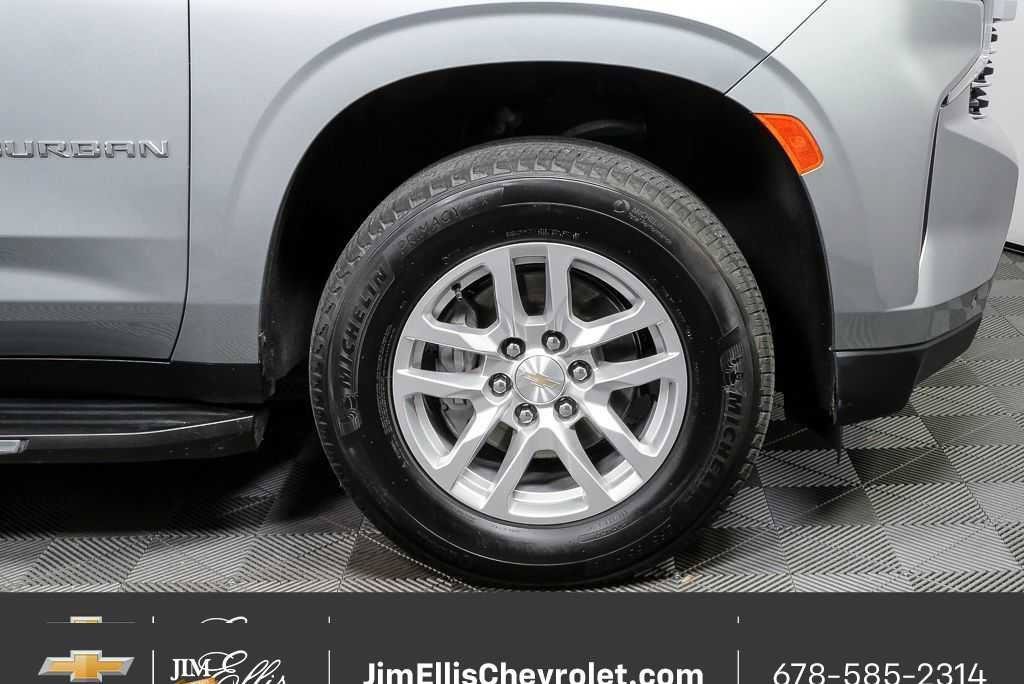 Certified 2024 Chevrolet Suburban LT RWD image 40
