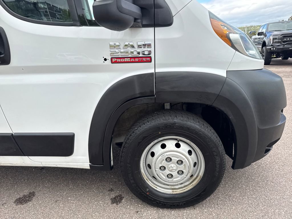 Used 2019 RAM ProMaster 2500 w/ Premium Appearance Group FWD image 26