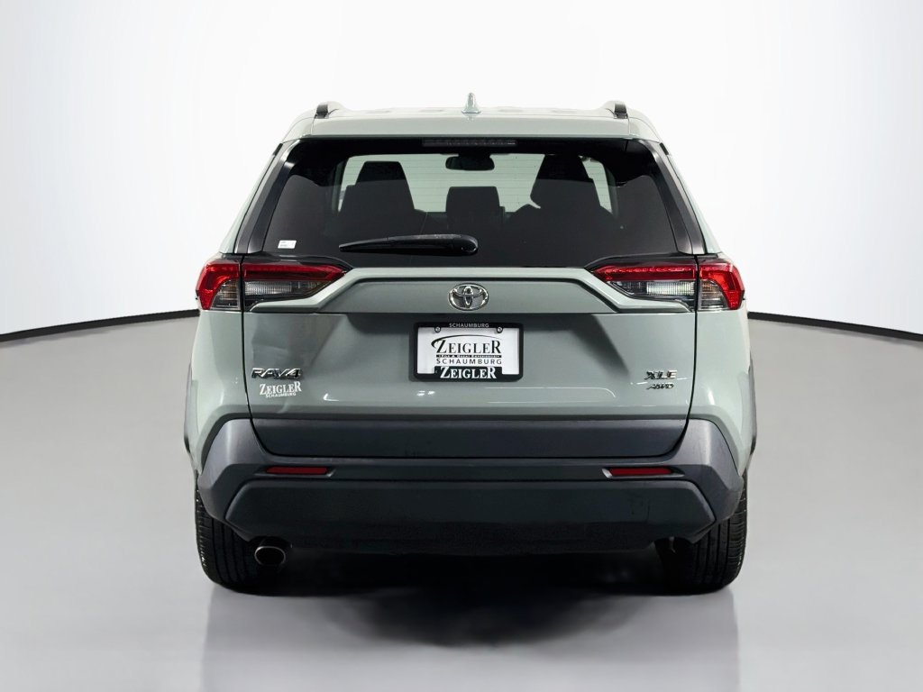Used 2021 Toyota RAV4 XLE AWD/4WD image 6