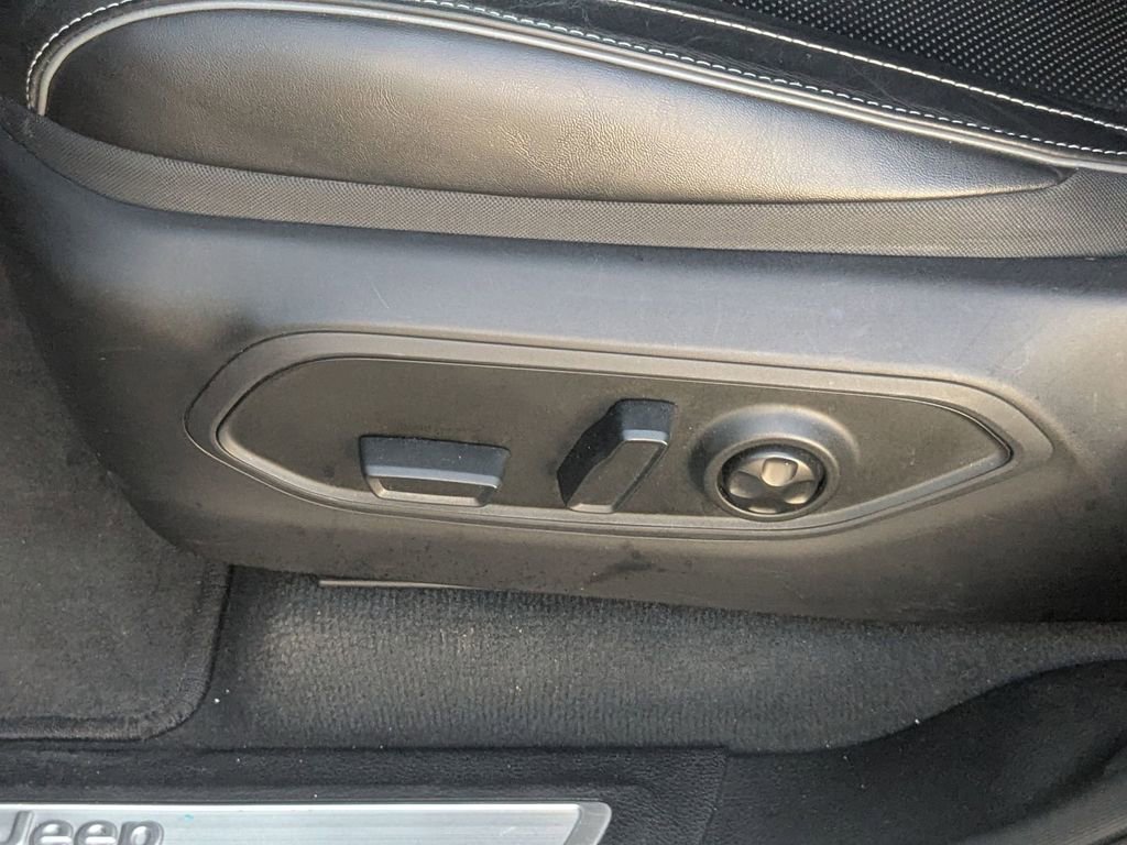 Used 2024 Jeep Grand Cherokee L Overland w/ Rear Seat Video Group I image 17