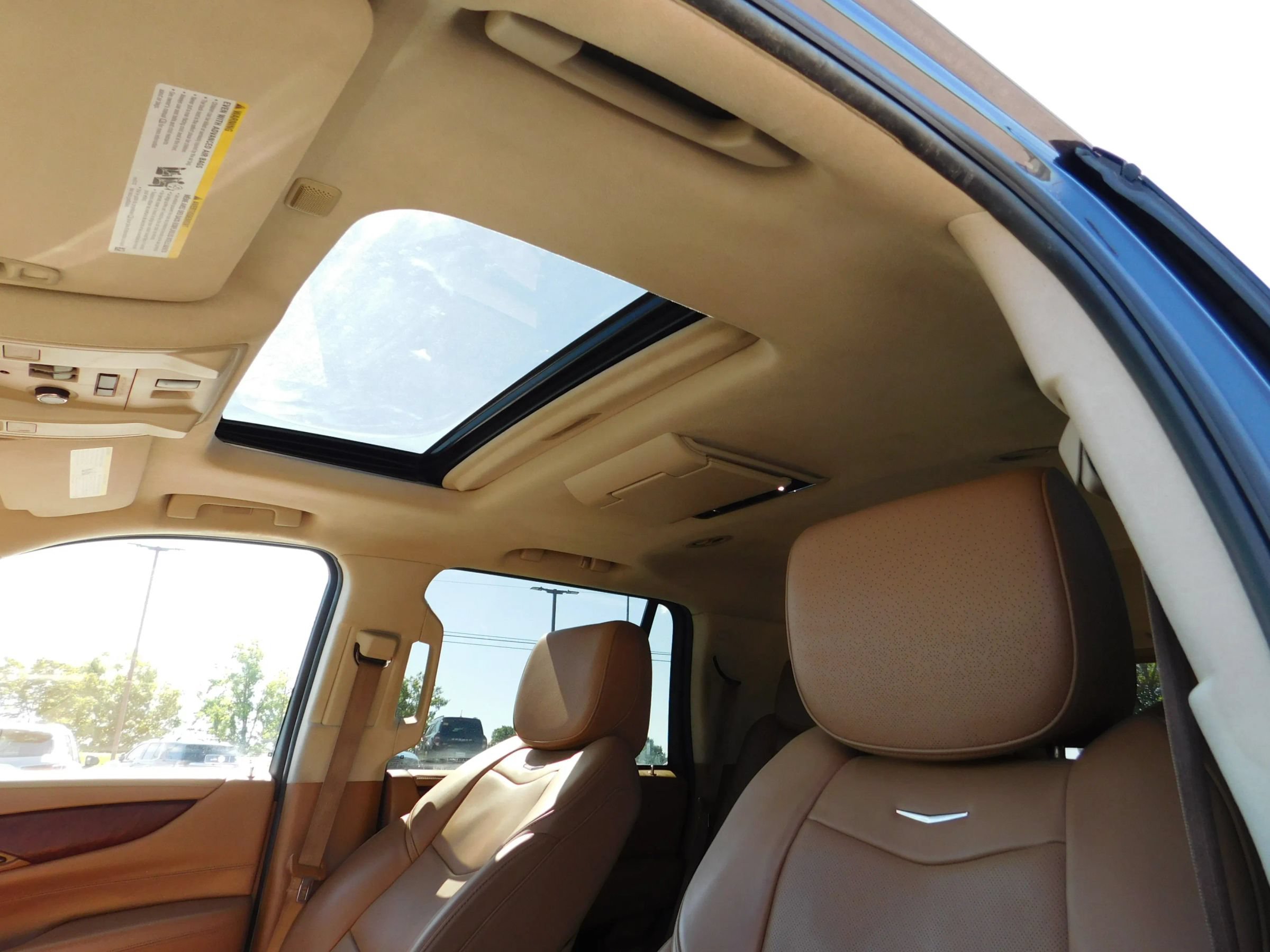 Used 2016 Cadillac Escalade Platinum AWD/4WD image 28