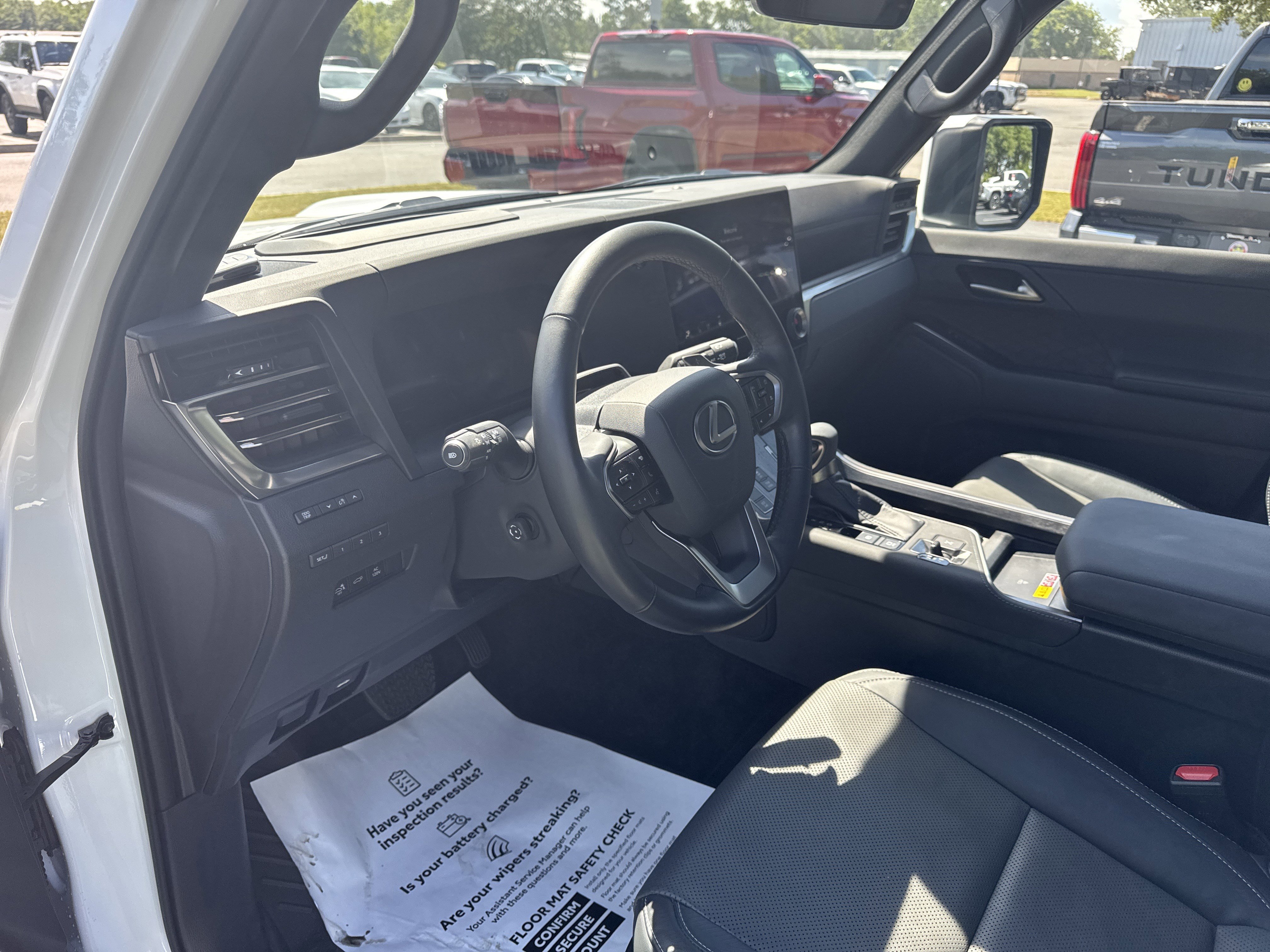 Used 2024 Lexus GX 550 AWD/4WD image 14