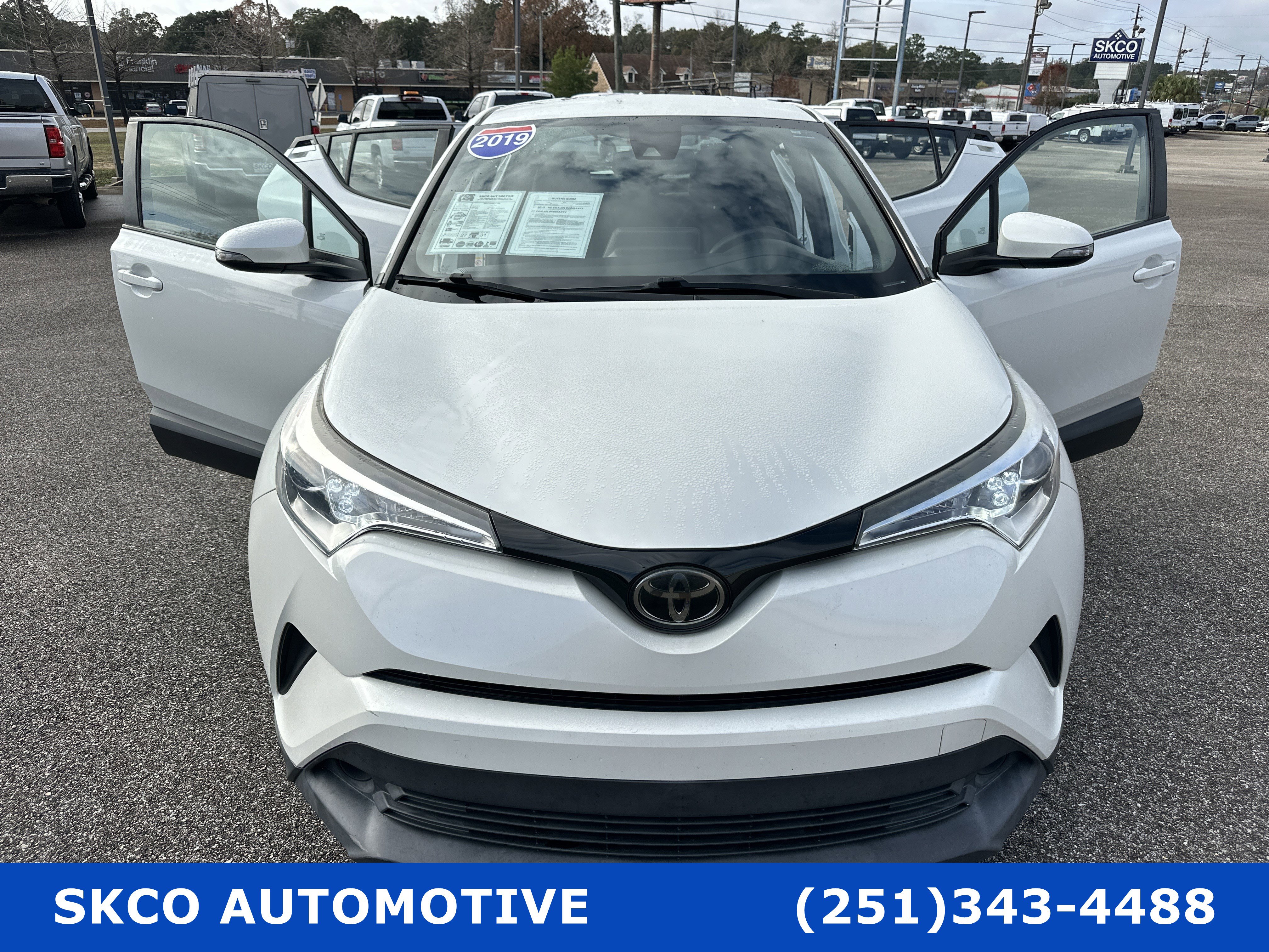 Used 2019 Toyota C-HR LE image 34