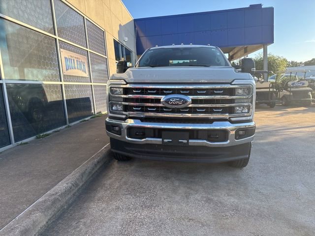 Used 2025 Ford F350 Lariat image 2