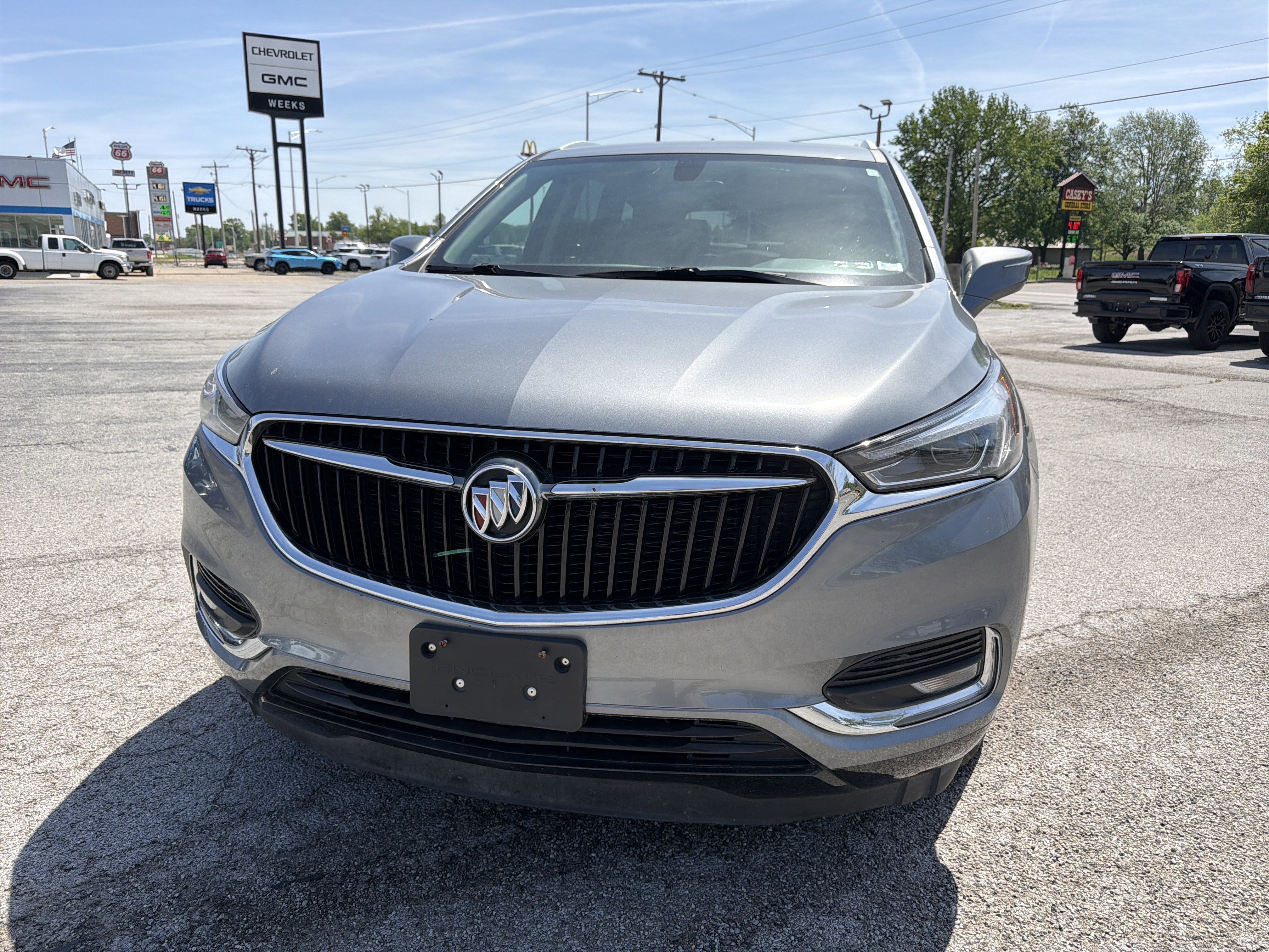 Used 2019 Buick Enclave Essence FWD image 2
