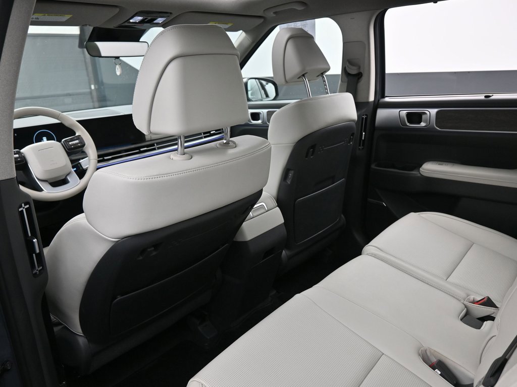 Used 2024 Hyundai Santa Fe Limited image 29