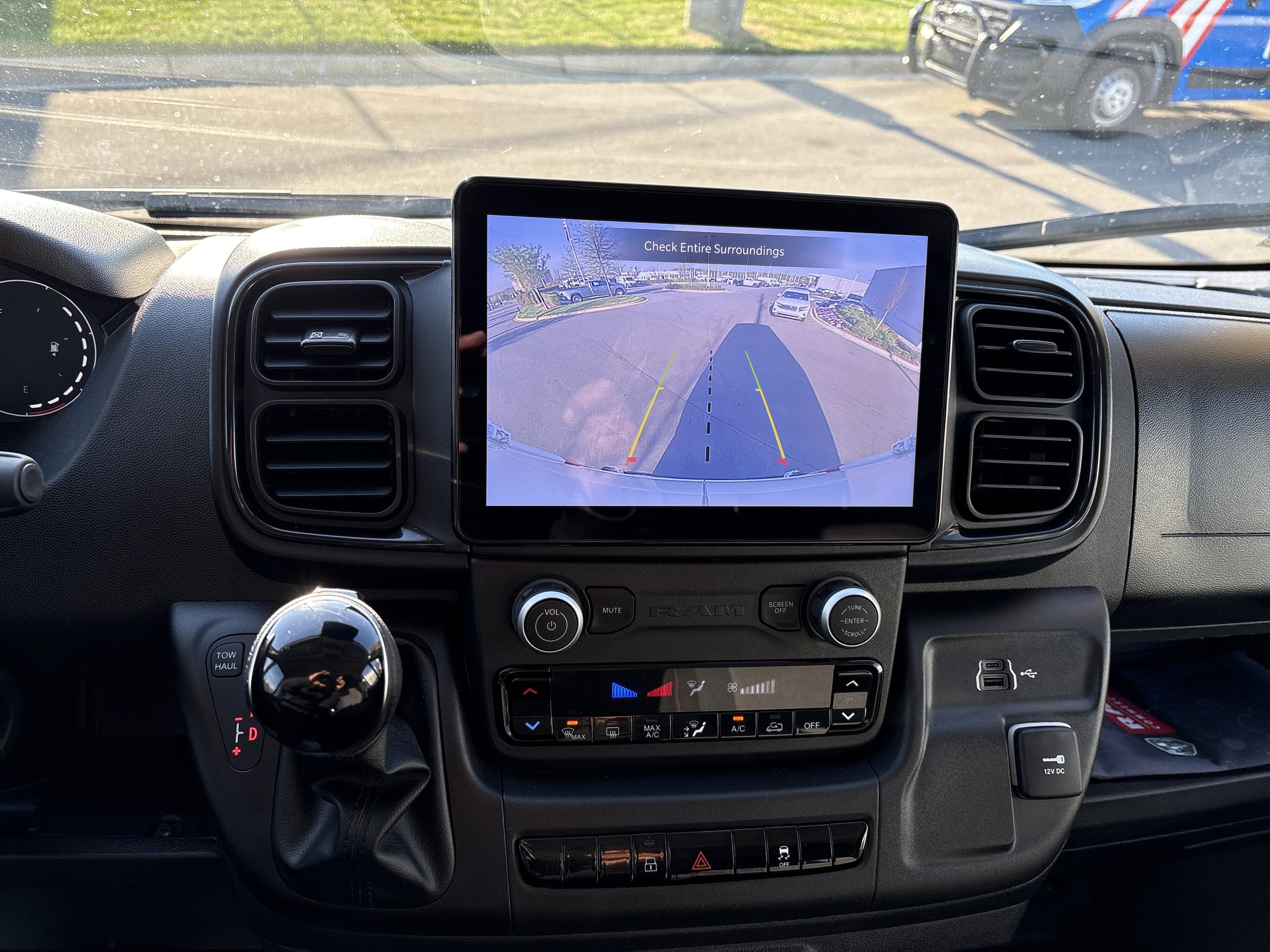 Used 2024 RAM ProMaster 2500 w/ Premium Convenience Group image 28