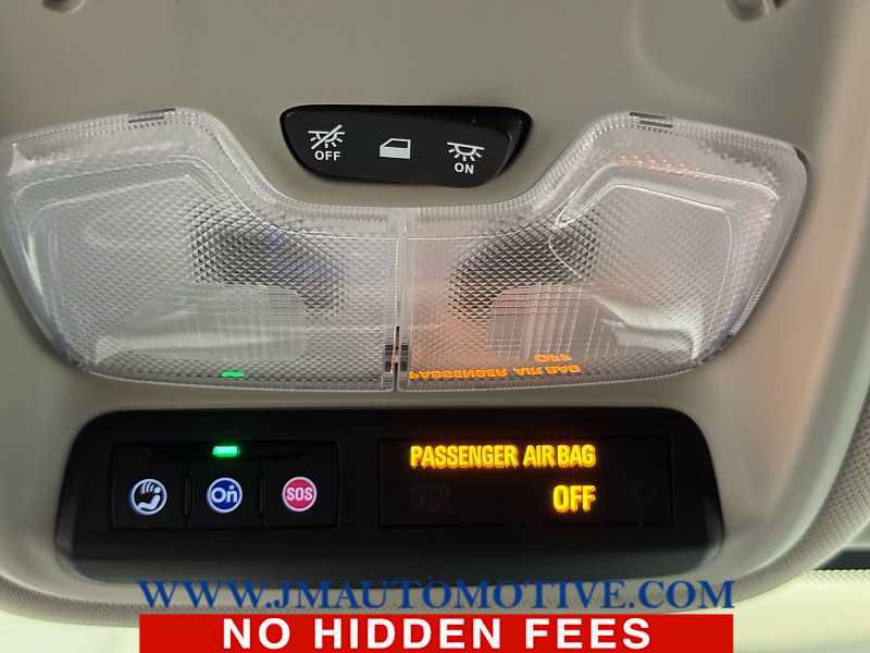 Used 2020 Buick Encore GX Select w/ Sport Touring Package AWD/4WD image 35