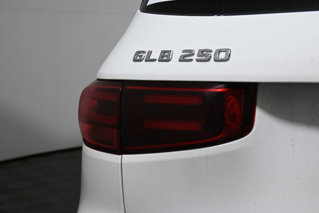 Certified 2026 Mercedes-Benz GLB 250 4MATIC image 12