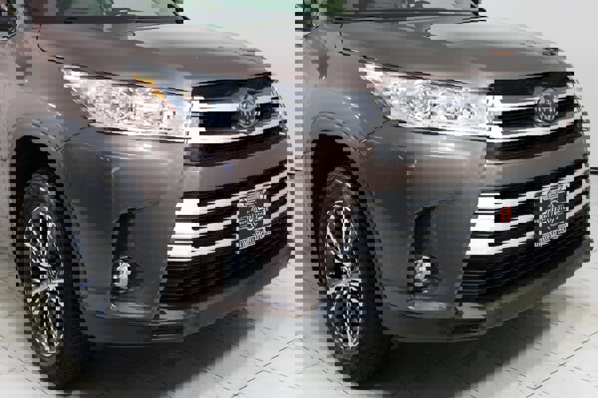 Used 2017 Toyota Highlander Plus image 38