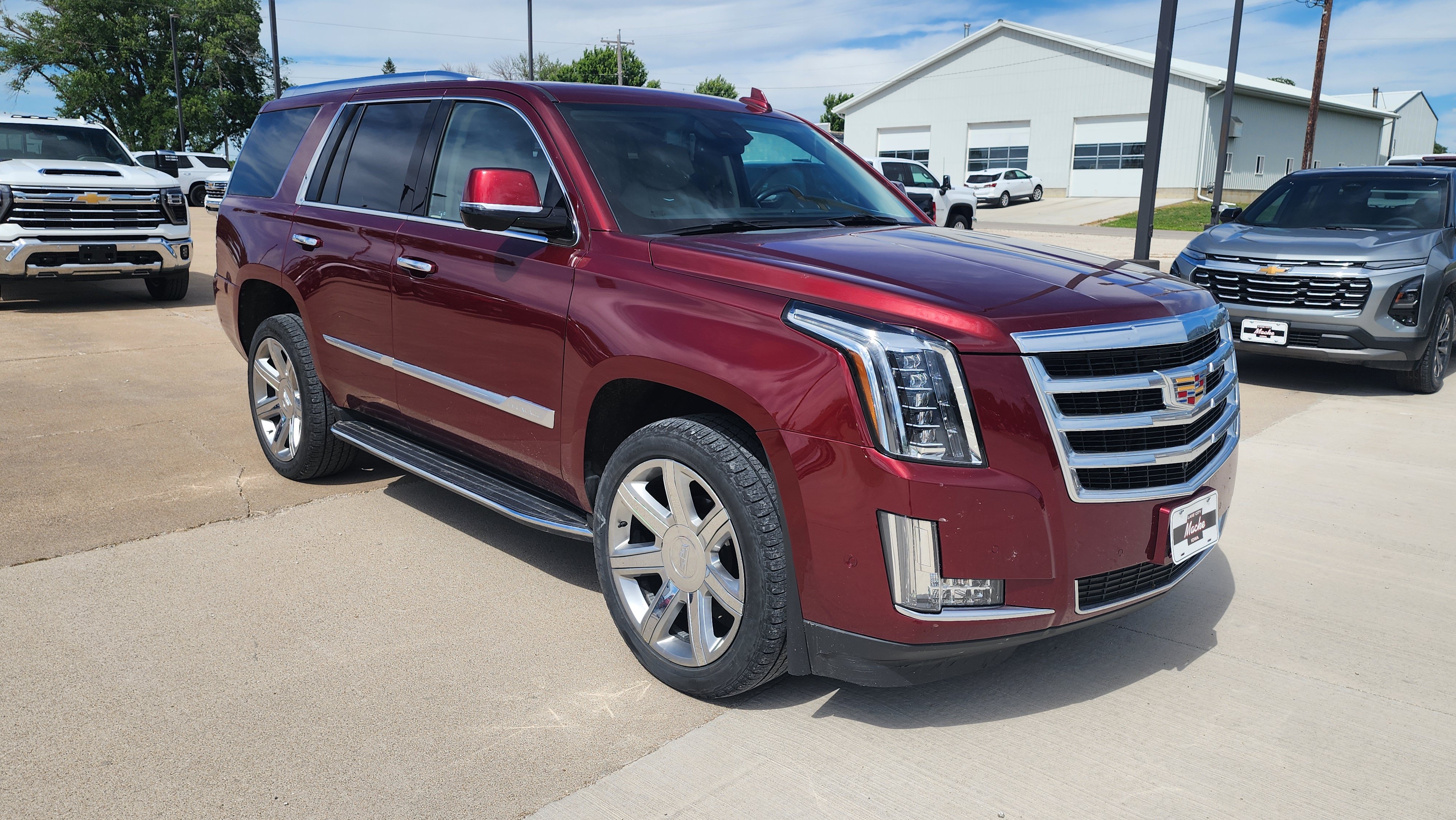 Used 2020 Cadillac Escalade Luxury AWD/4WD image 3