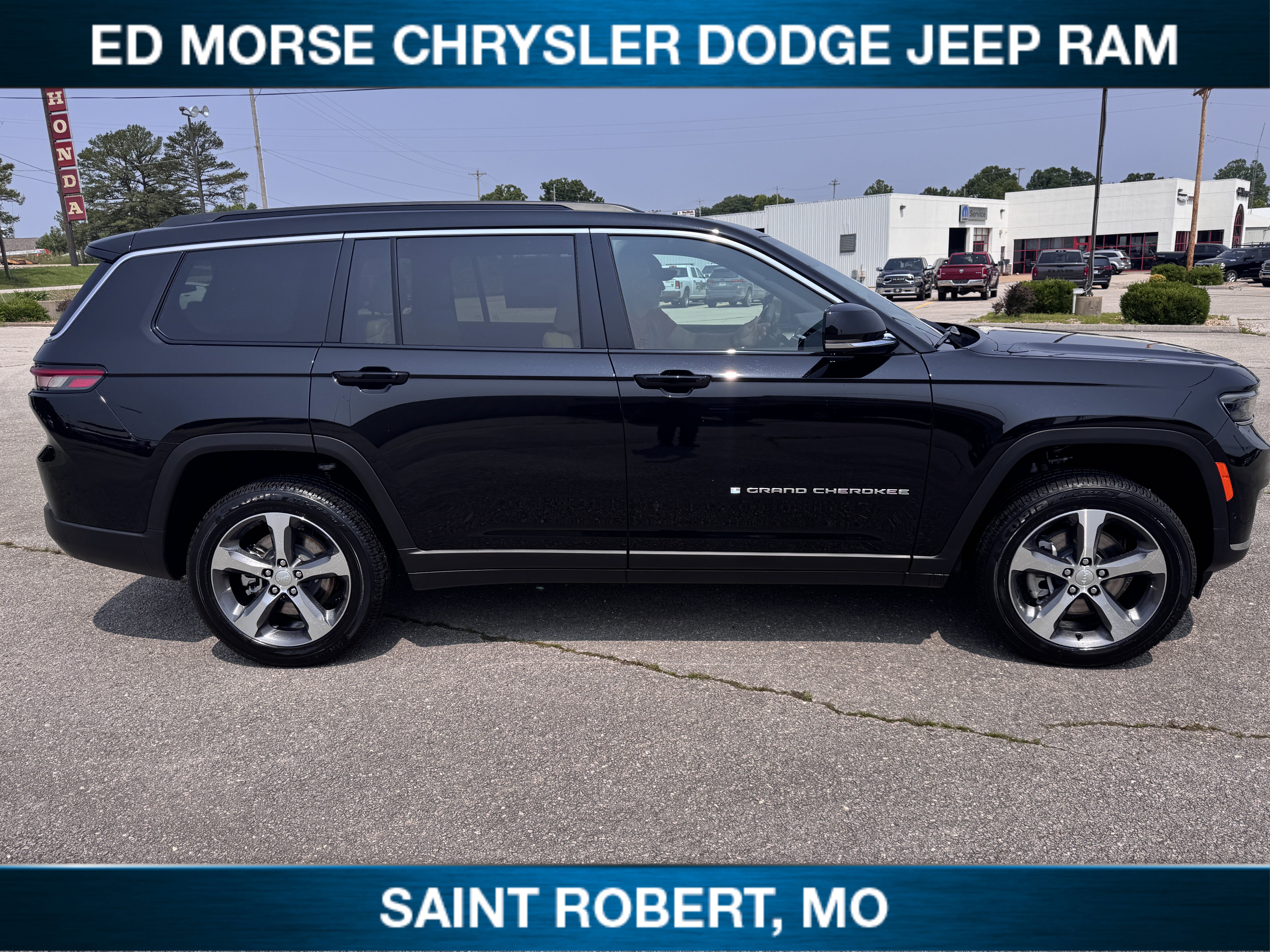 New 2025 Jeep Grand Cherokee L Limited w/ Luxury Tech Group II image 7