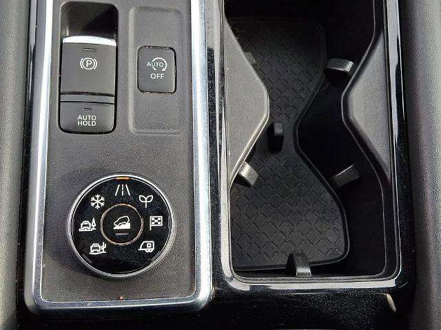 Certified 2023 Nissan Pathfinder SV w/ SV Premium Package image 27