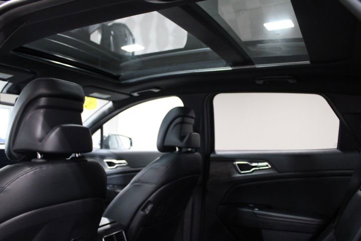 Used 2023 Kia Sportage X-Line w/ X-Line Premium Package AWD/4WD image 3