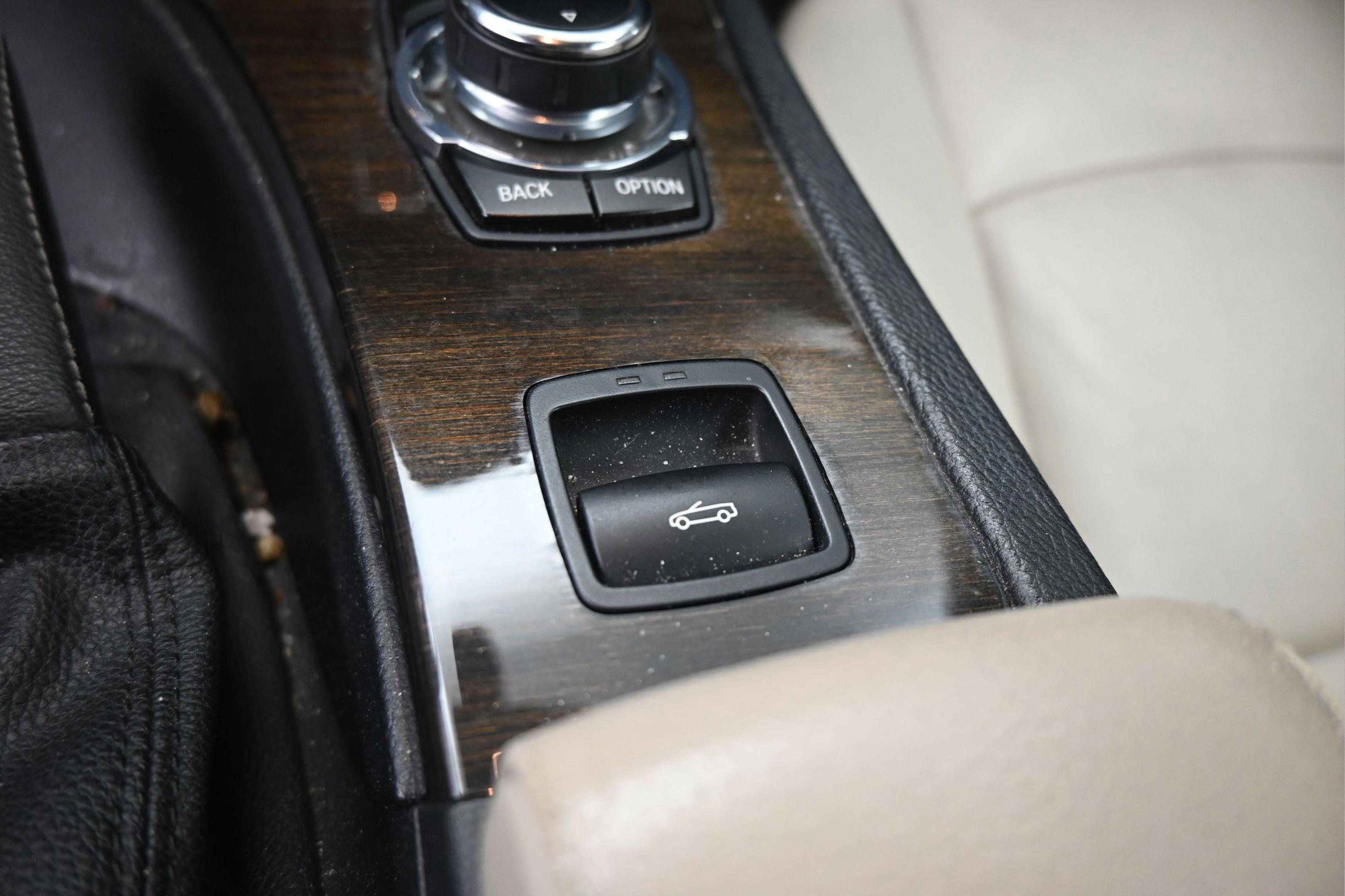 Used 2013 BMW 328i Convertible RWD image 32