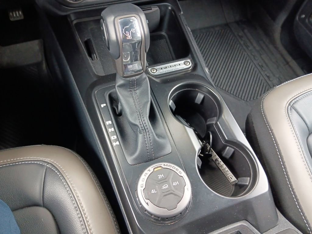 Used 2025 Ford Bronco Outer Banks AWD/4WD image 17
