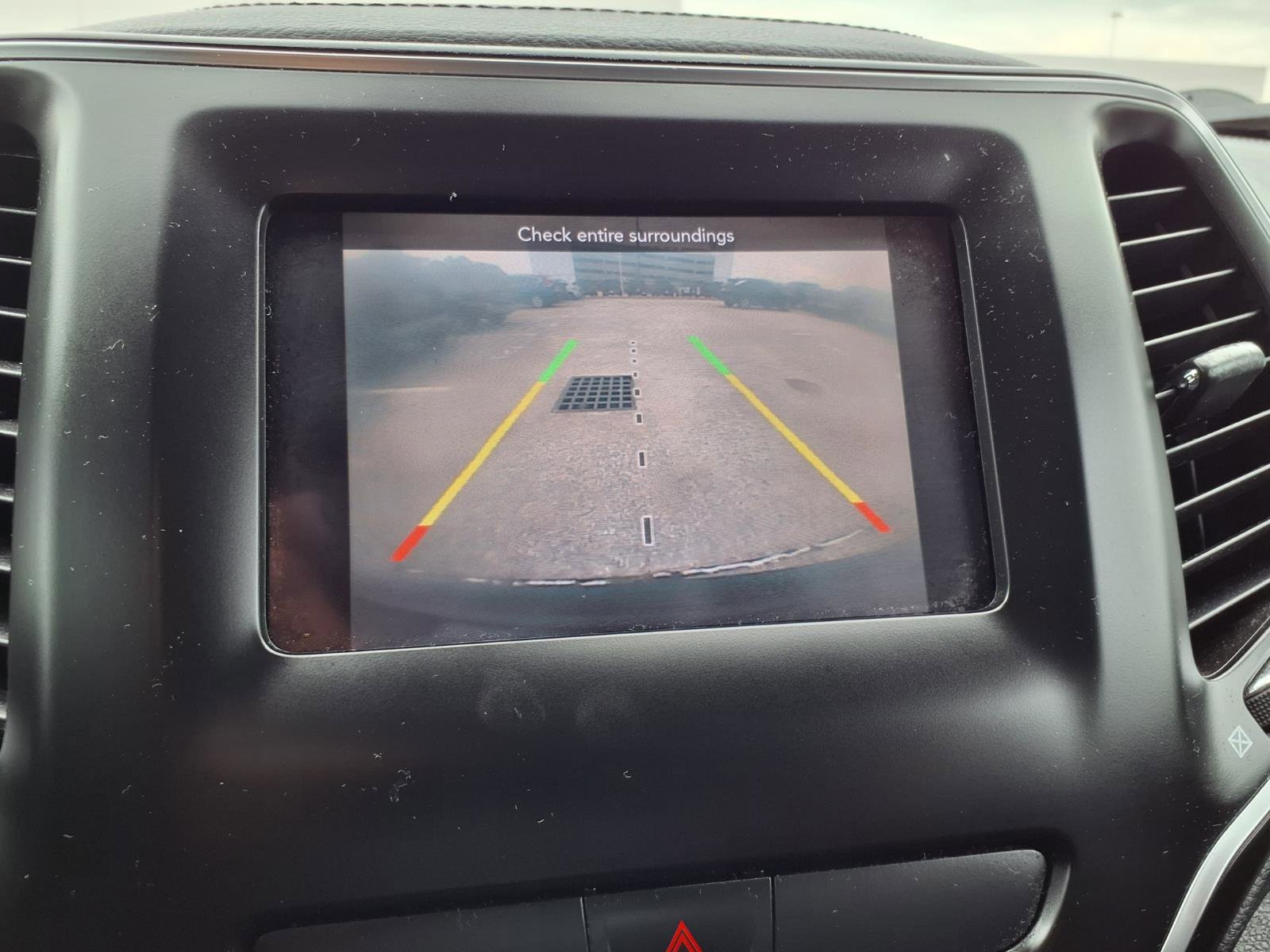 Used 2019 Jeep Cherokee Latitude w/ Popular Appearance Group FWD image 5