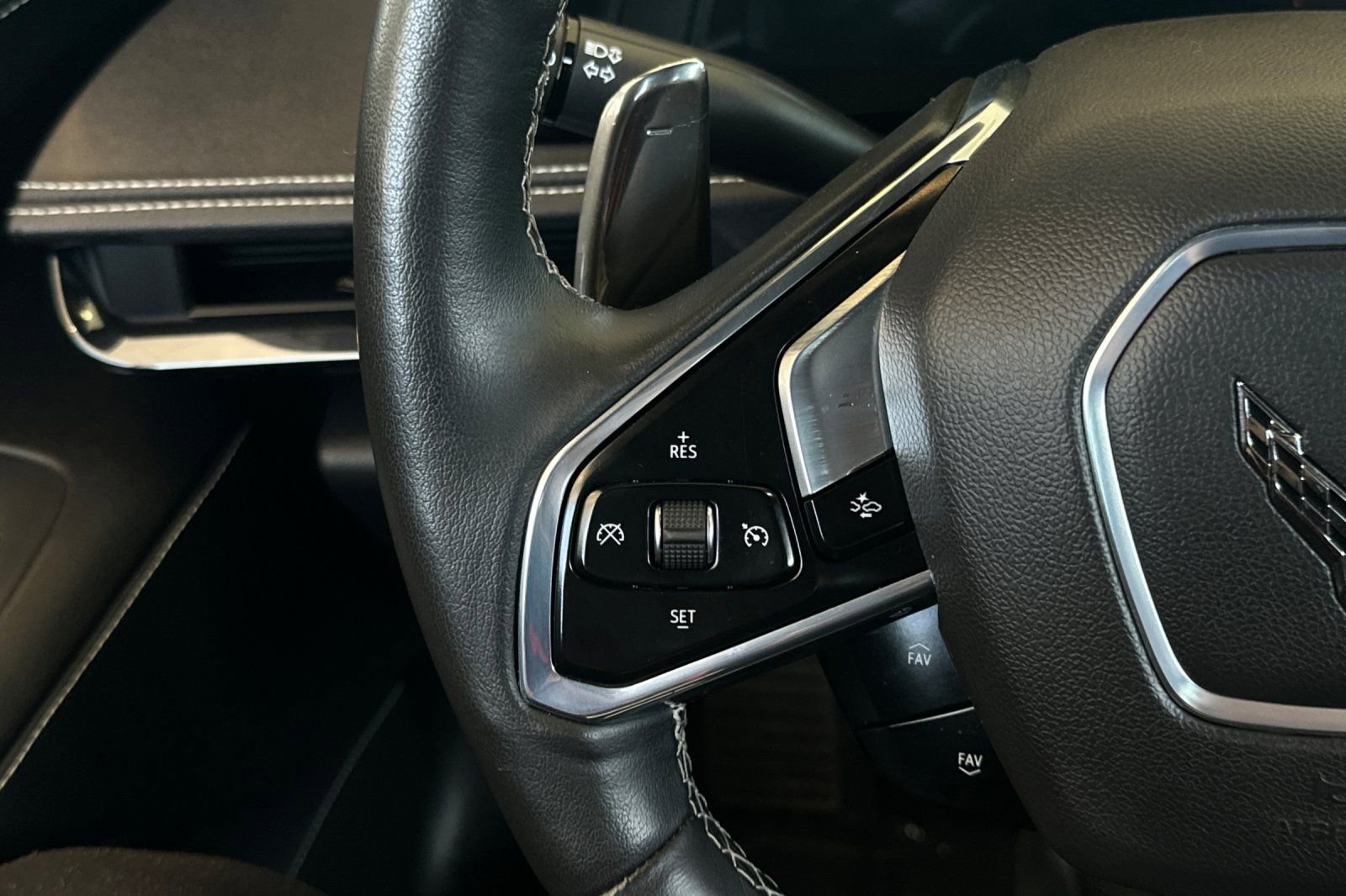 Used 2024 Chevrolet Corvette Stingray Preferred Conv w/ Stealth Interior Trim Package RWD image 23