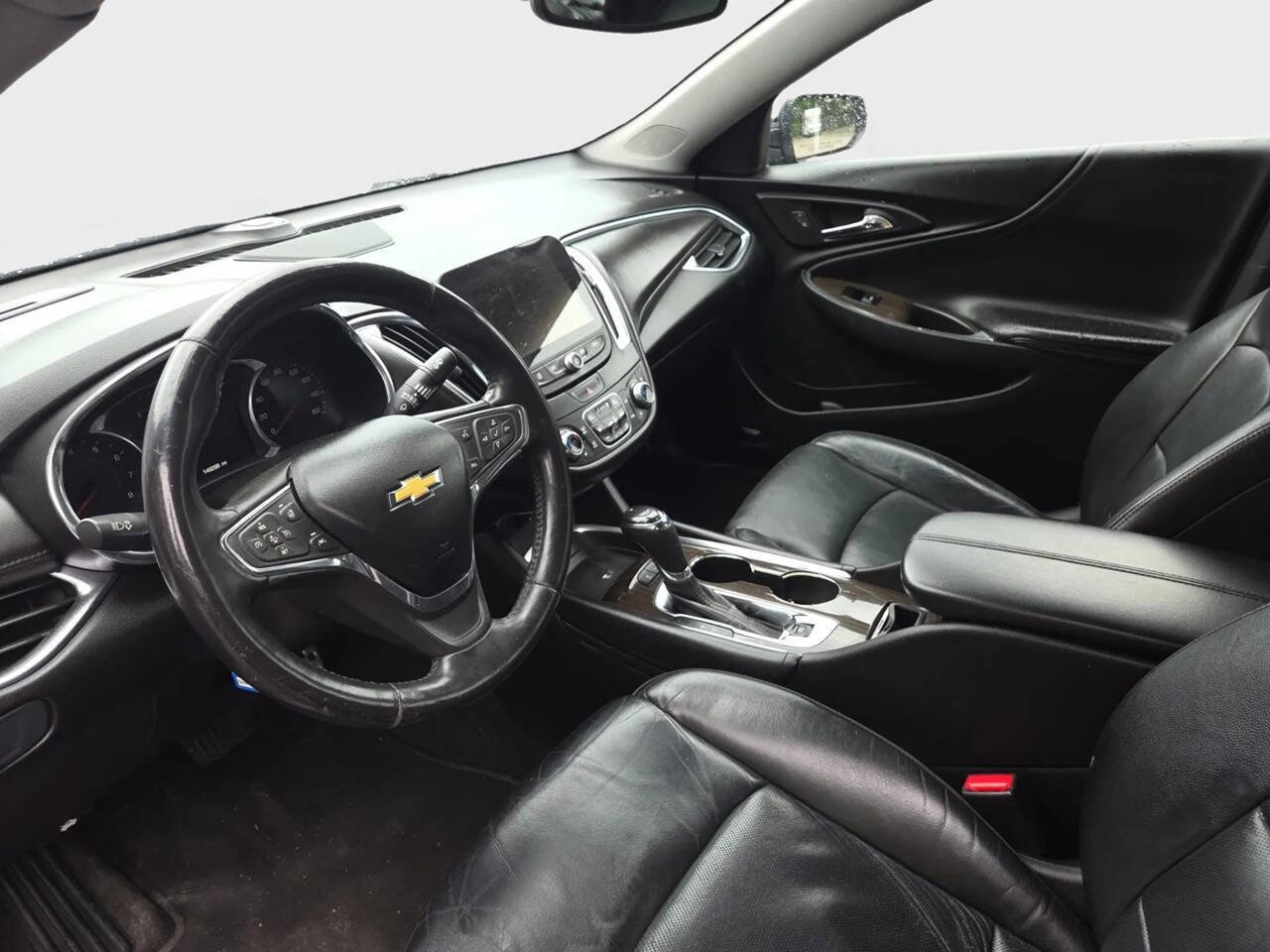 Used 2016 Chevrolet Malibu Premier w/ Driver Confidence Package II image 3