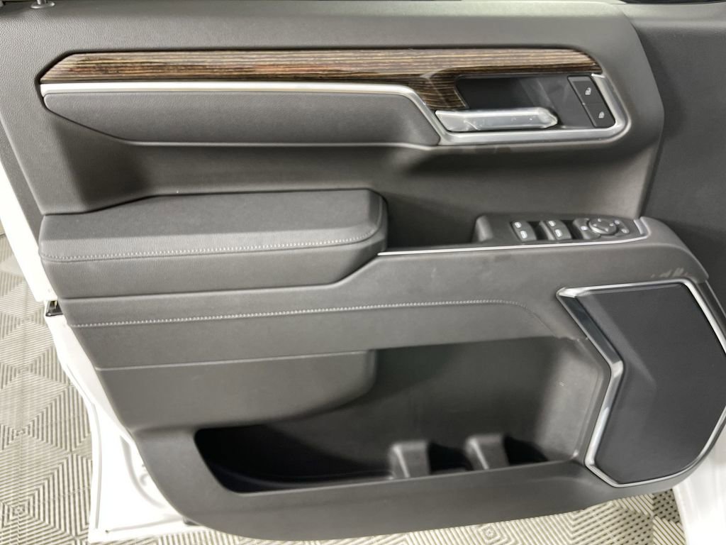 Used 2025 GMC Sierra 1500 SLE image 21