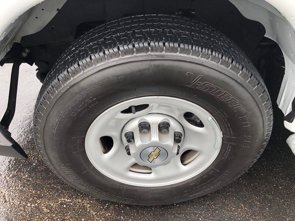 Used 2024 Chevrolet Express 2500 w/ Driver Convenience Package image 10