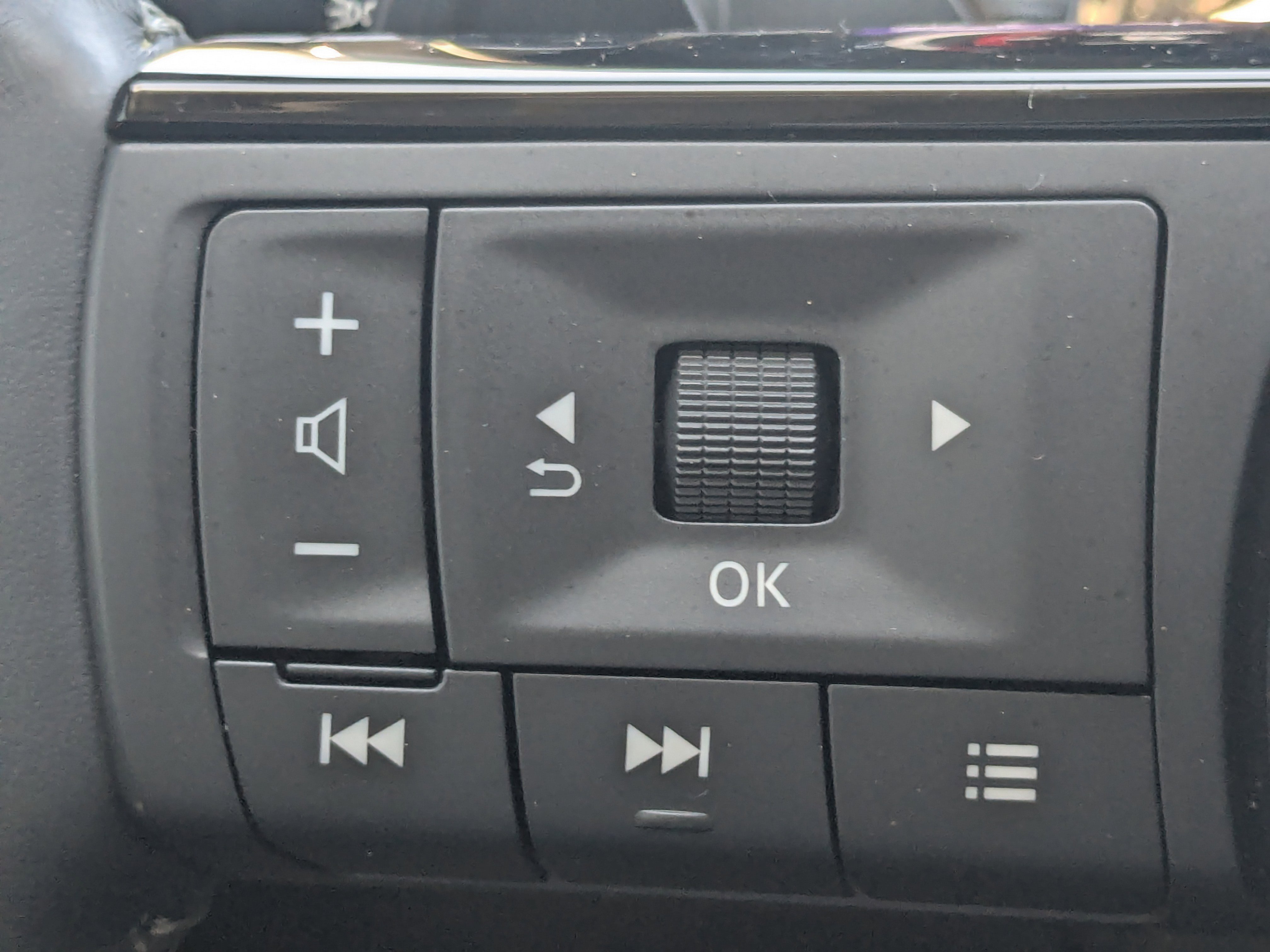 Used 2024 Nissan Pathfinder Platinum FWD image 35