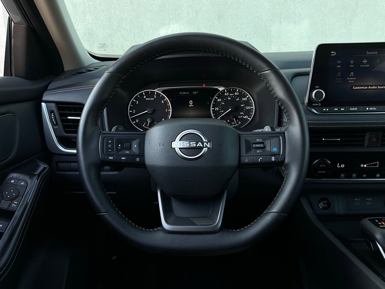 Used 2025 Nissan Rogue SV image 32