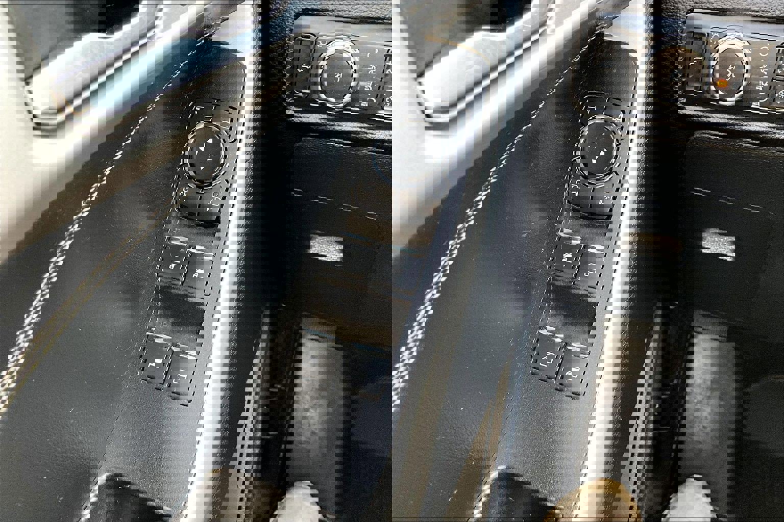 Used 2022 Ford Explorer XLT w/ Equipment Group 202A image 35