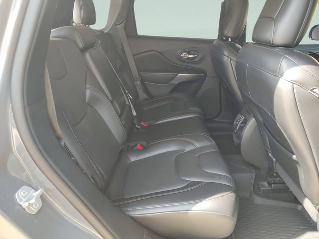 Used 2021 Jeep Cherokee Latitude Lux w/ Comfort/Convenience Group FWD image 30