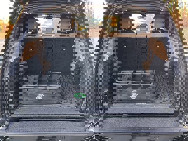 Used 2025 Land Rover Range Rover Long Wheelbase SE image 24