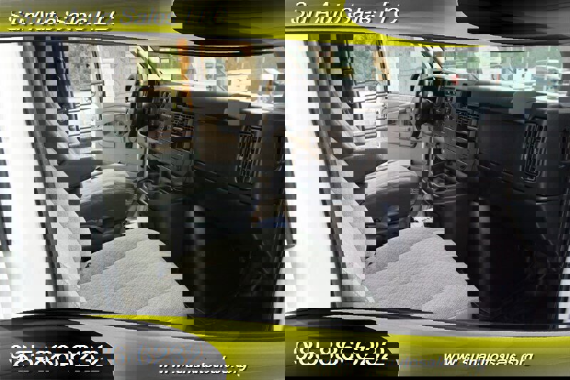 Used 2010 Chevrolet Express 1500 image 22