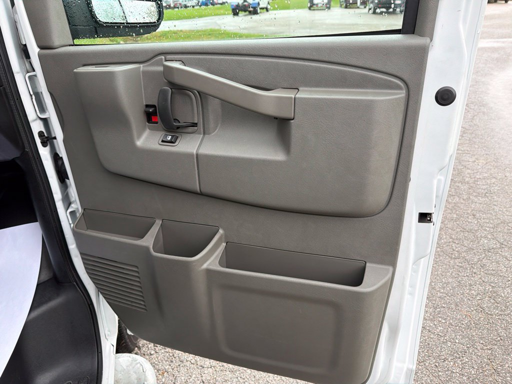 Used 2025 GMC Savana 2500 w/ Driver Convenience Package RWD image 31