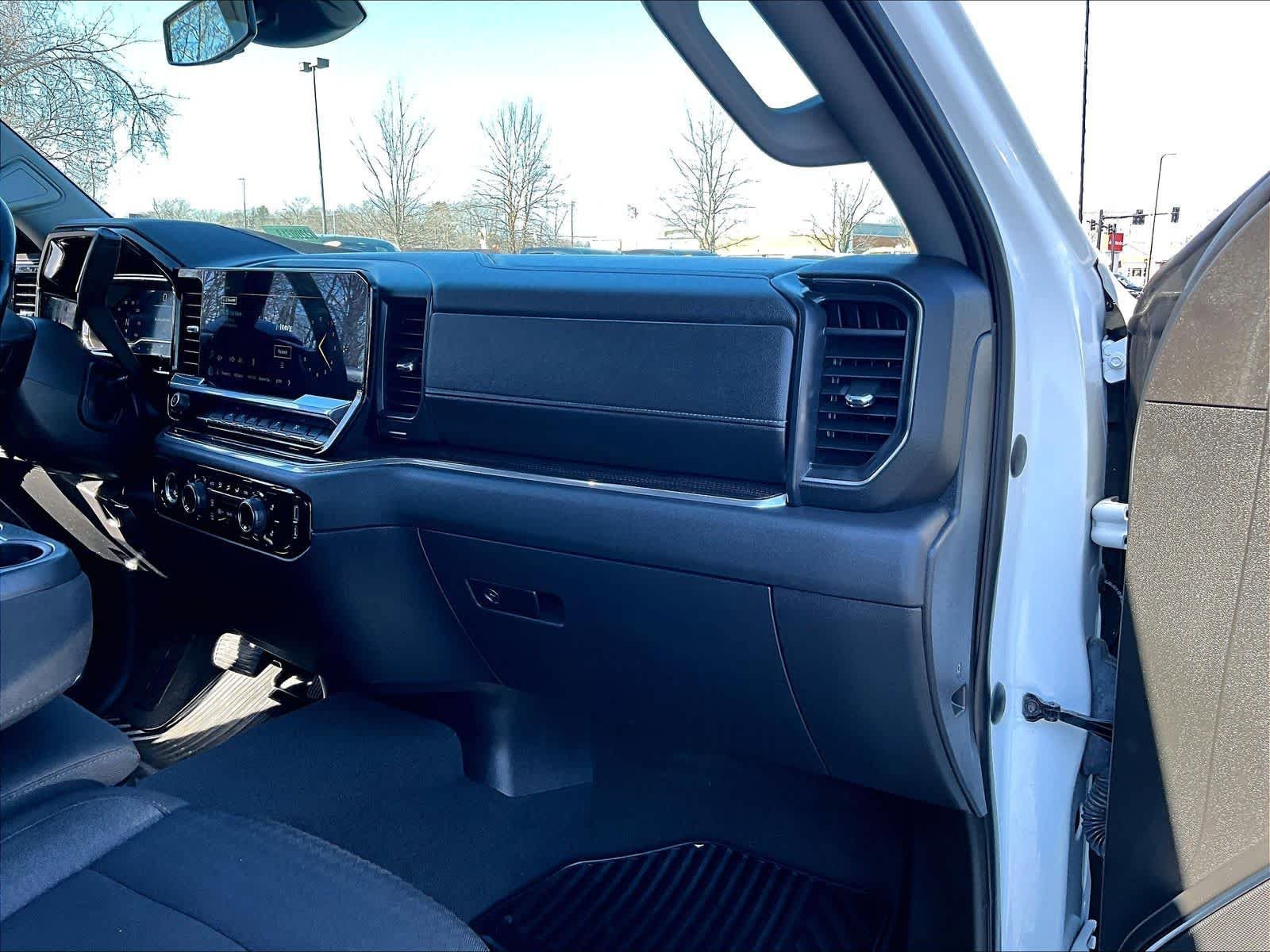 Used 2023 Chevrolet Silverado 1500 LT AWD/4WD image 13