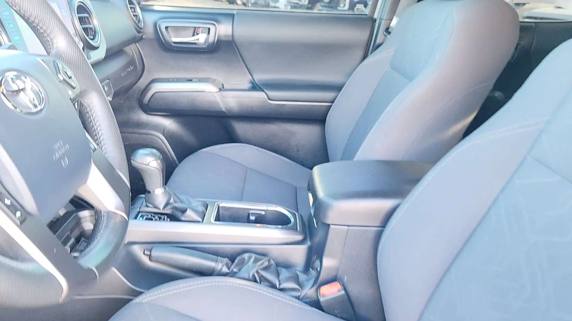 Used 2019 Toyota Tacoma TRD Off-Road image 21