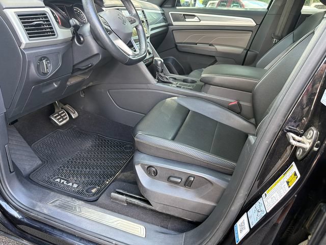 Used 2021 Volkswagen Atlas Cross Sport SE w/ Panoramic Sunroof Package FWD image 9