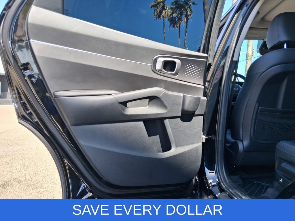 Used 2024 Kia Sorento S w/ Panoramic Sunroof Package FWD image 17