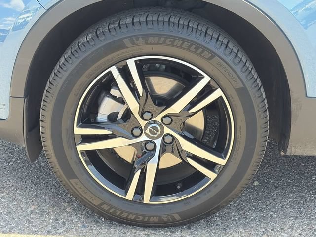 Used 2023 Volvo XC40 B4 Core w/ Protection Package FWD image 10