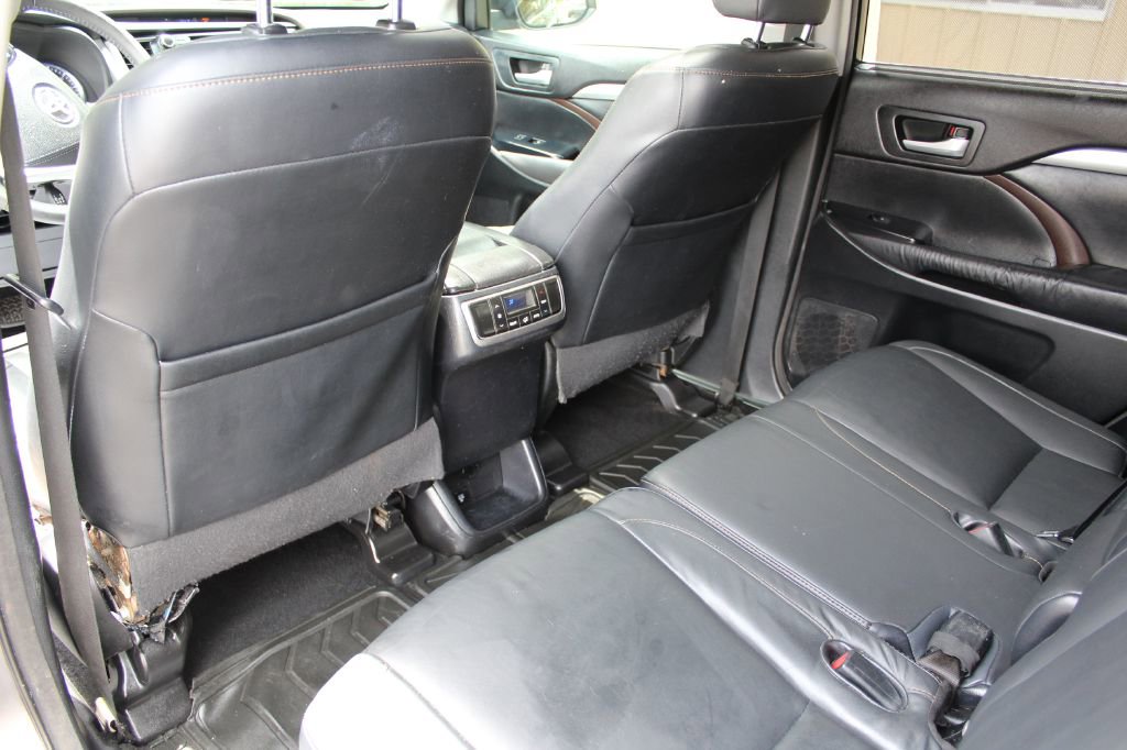 Used 2015 Toyota Highlander XLE image 31