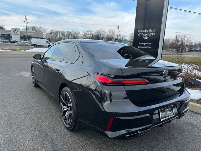 Used 2024 BMW 760i xDrive w/ Executive Package image 3