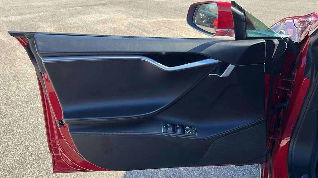 Used 2016 Tesla Model S P90D image 8