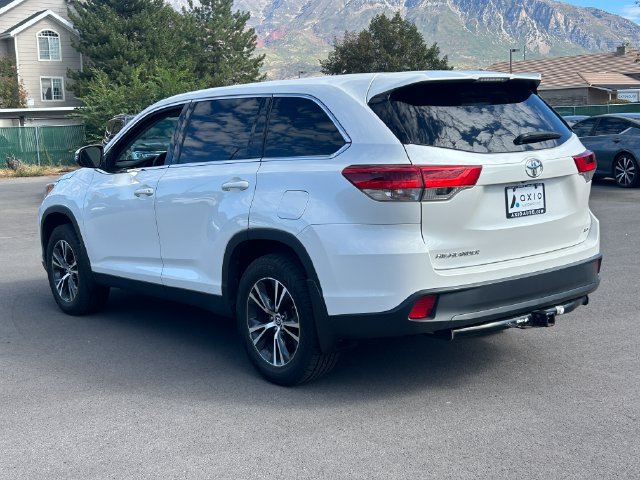Used 2019 Toyota Highlander LE AWD/4WD image 7