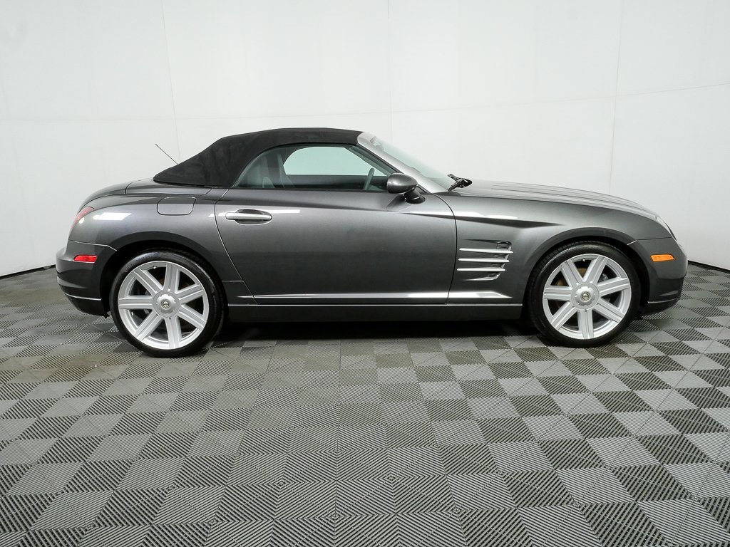 Used 2005 Chrysler Crossfire Limited image 21