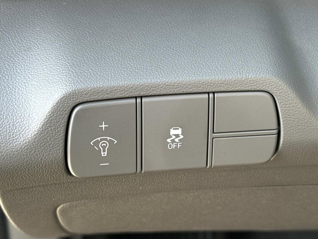 Used 2024 Hyundai Elantra SEL image 20