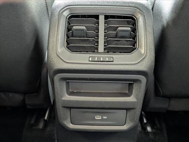 Used 2024 Volkswagen Taos SE FWD image 16