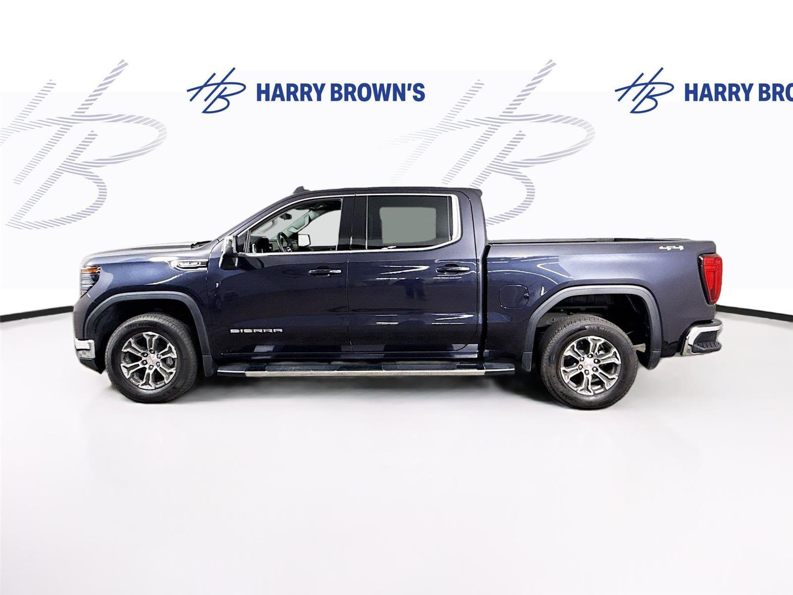 Used 2025 GMC Sierra 1500 SLE image 27