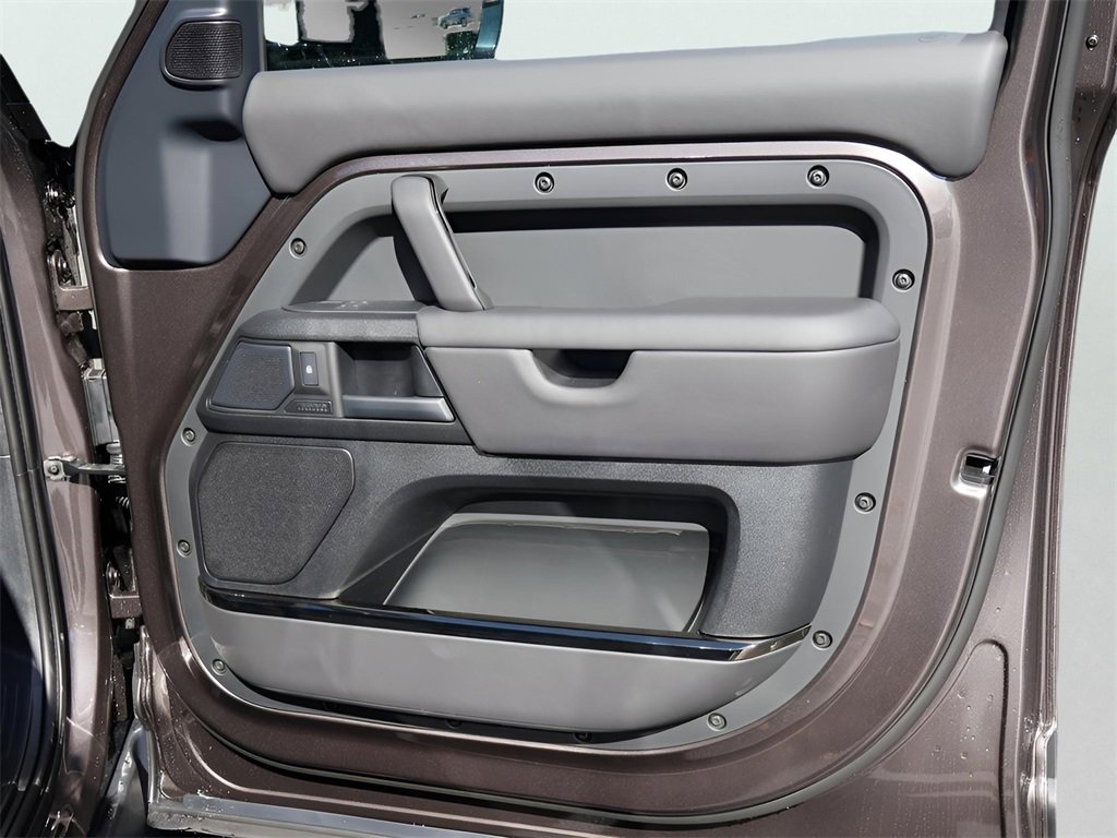 New 2026 Land Rover Defender 110 OCTA image 16