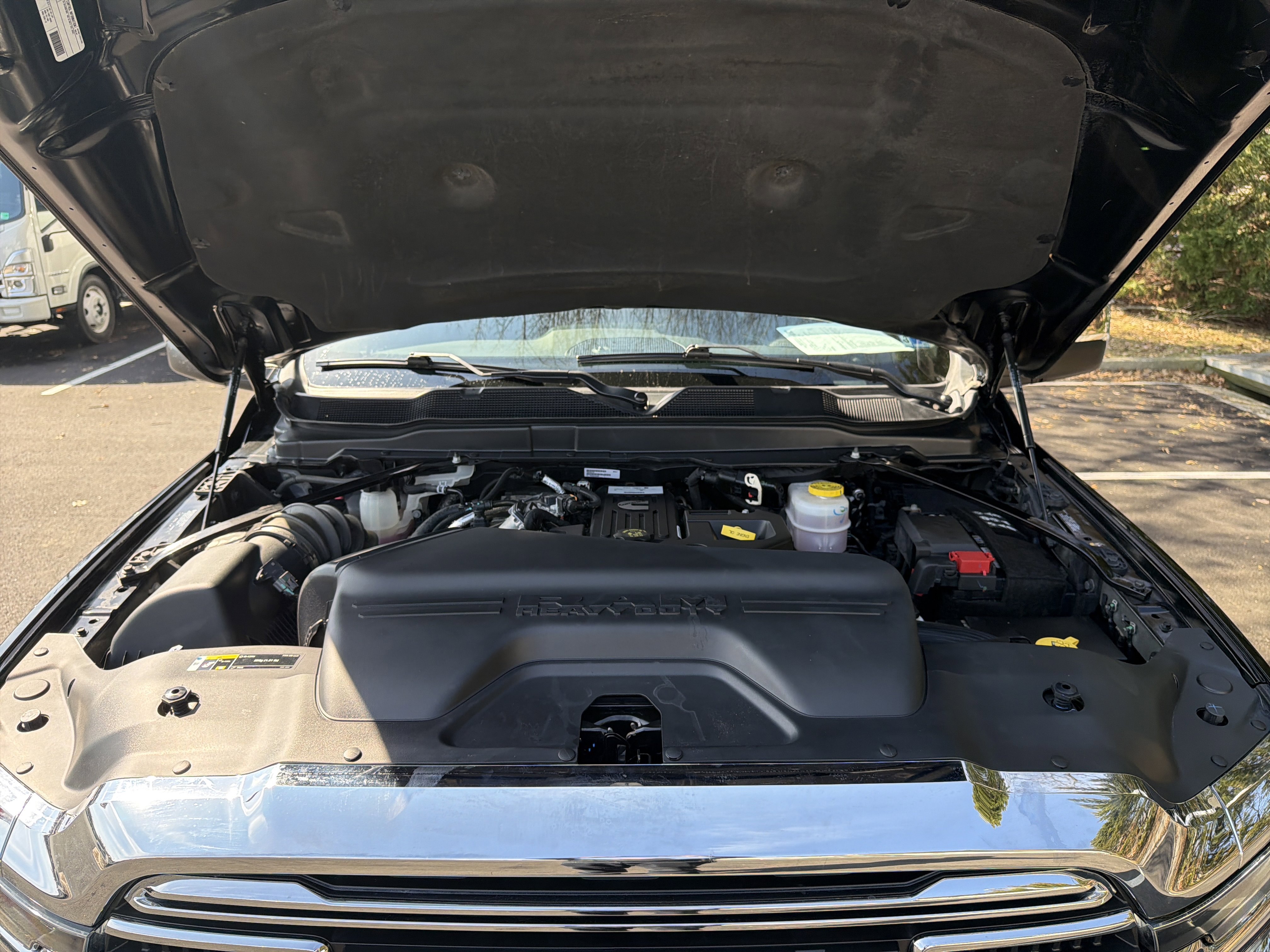 Used 2025 RAM 3500 Laramie image 33
